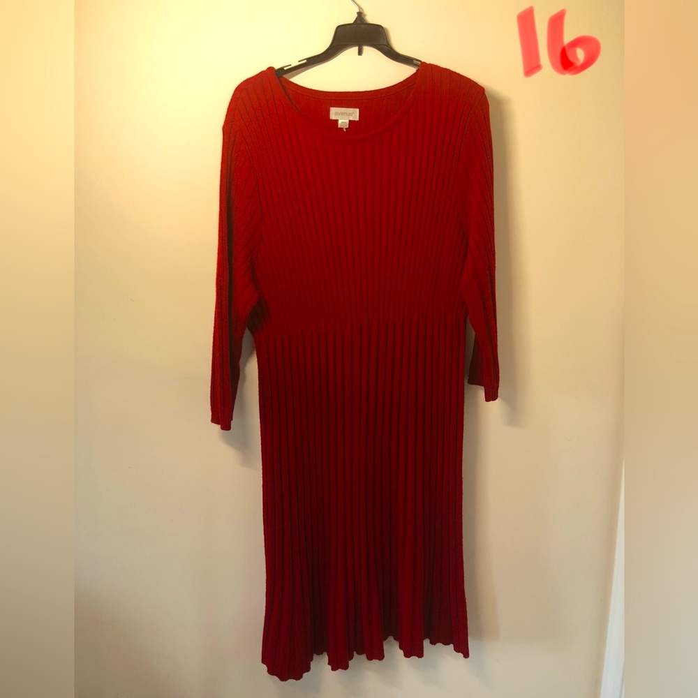 Red long-sleeve sweater dress plus size (22/24) Avenue (#16) great condition